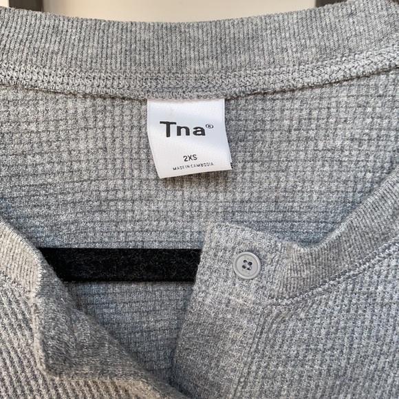 TNA by Aritzia Waffle Knit Cropped Henley - Picture 2 of 5